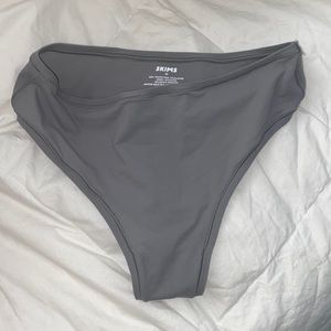 NEW WITHOUT TAGS SKIMS!